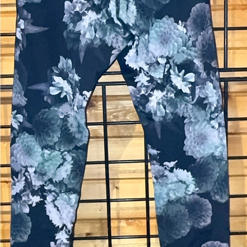 L'URV Black and Gray Floral Leggings - Picture 2 of 3